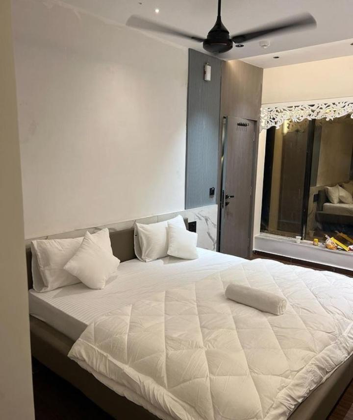 V Love Hotel سورات المظهر الخارجي الصورة
