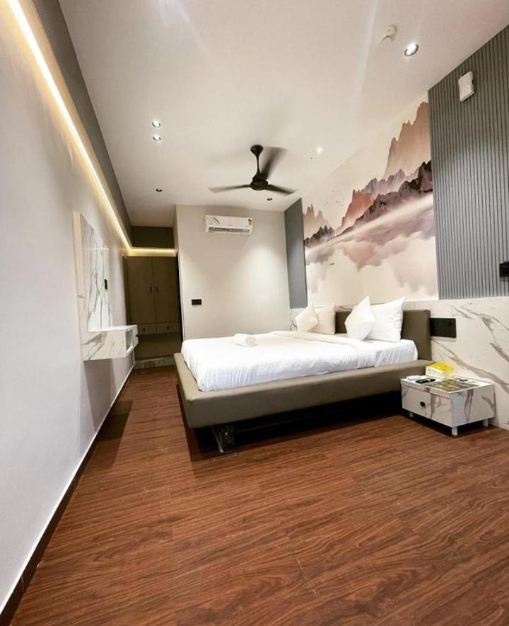 V Love Hotel سورات المظهر الخارجي الصورة