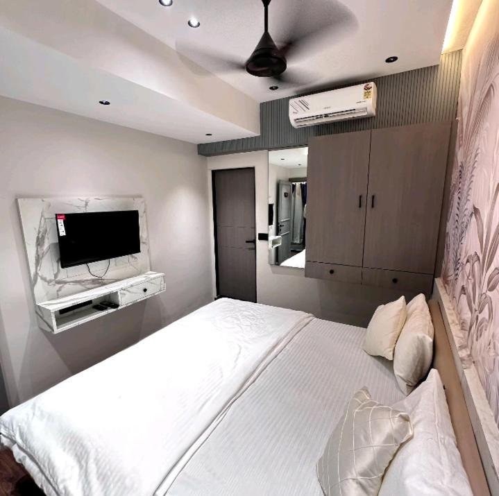 V Love Hotel سورات المظهر الخارجي الصورة