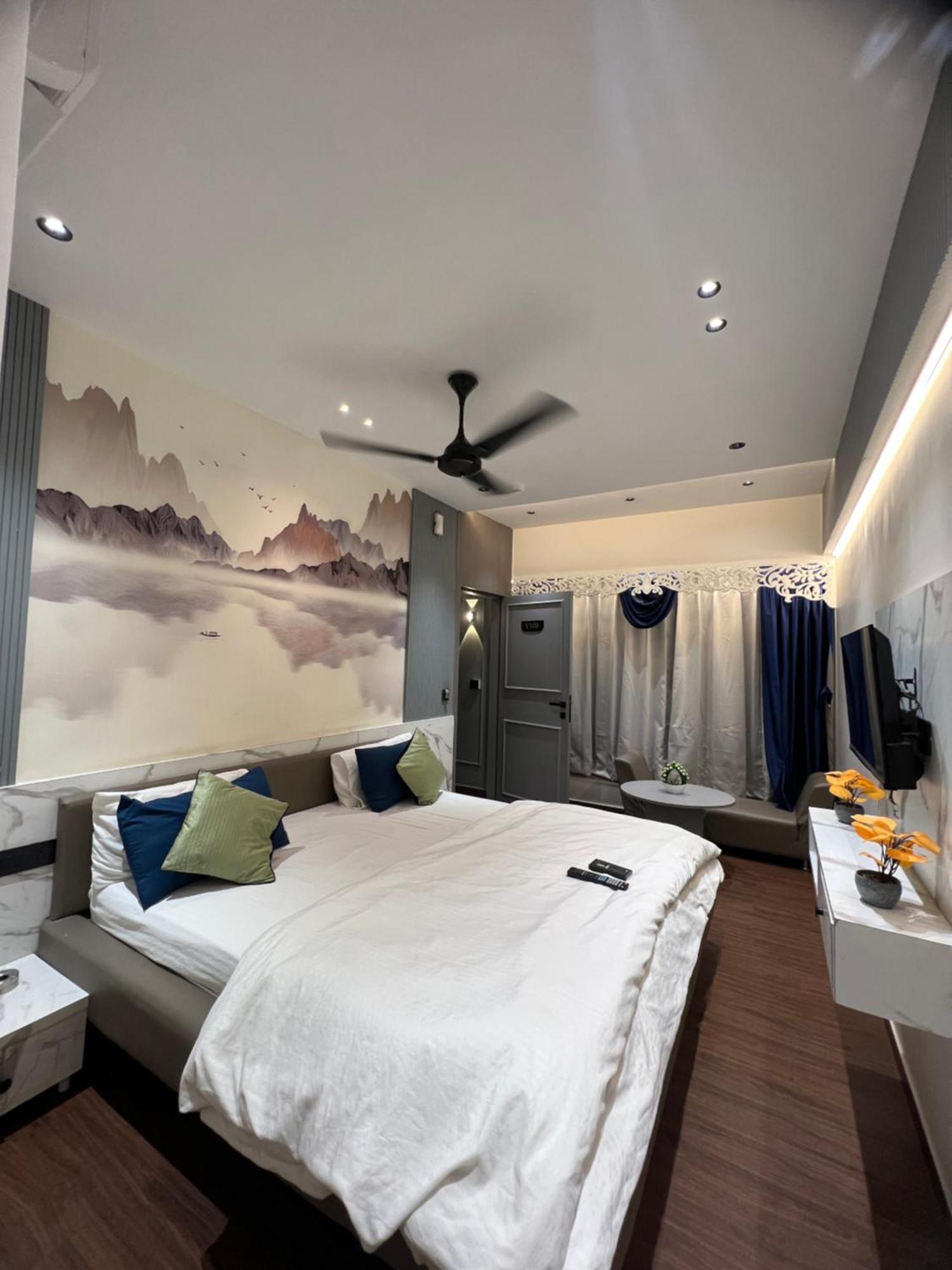 V Love Hotel سورات المظهر الخارجي الصورة